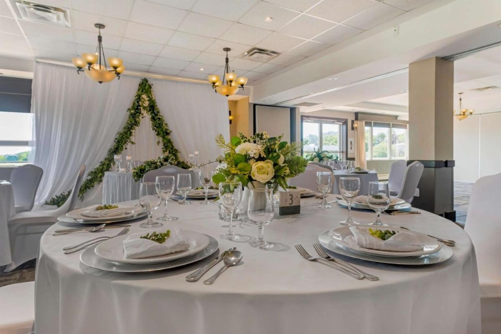 Best Western Plus Chocolate Lake Hotel Image 14