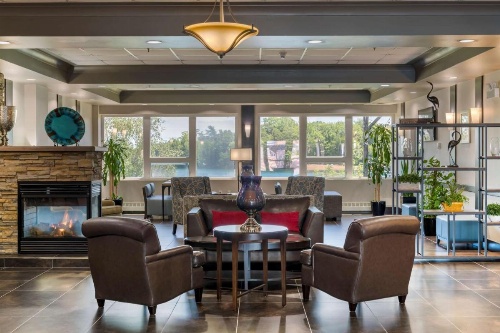 Best Western Plus Chocolate Lake Hotel image 16