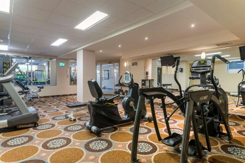 Best Western Plus Chocolate Lake Hotel image 2