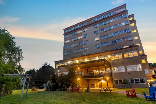 Best Western Plus Chocolate Lake Hotel image 22