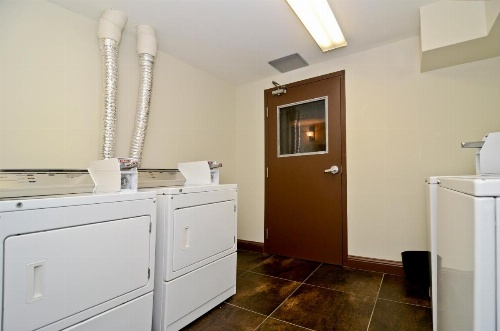 Best Western Plus Chocolate Lake Hotel image 42