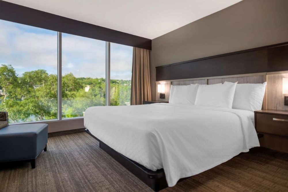 Best Western Plus Chocolate Lake Hotel Image 45