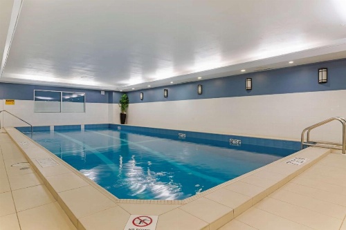 Best Western Plus Chocolate Lake Hotel image 5